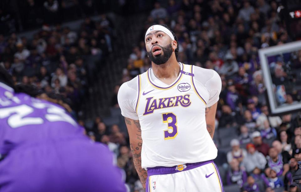 NBA常规赛:勇士击败湖人,豪取三连胜 NBA常规赛:勇士击败湖人,豪取三连胜