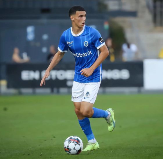 包含阿森纳前锋加盟拉齐奥,助力球队争夺冠军的词条 包含阿森纳前锋加盟拉齐奥,助力球队争夺冠军的词条