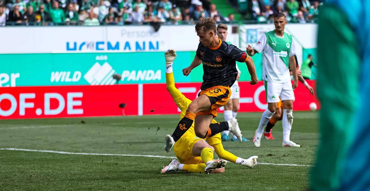 包含凯泽斯劳滕队喜获一场胜利,稳住联赛排名的词条 包含凯泽斯劳滕队喜获一场胜利,稳住联赛排名的词条