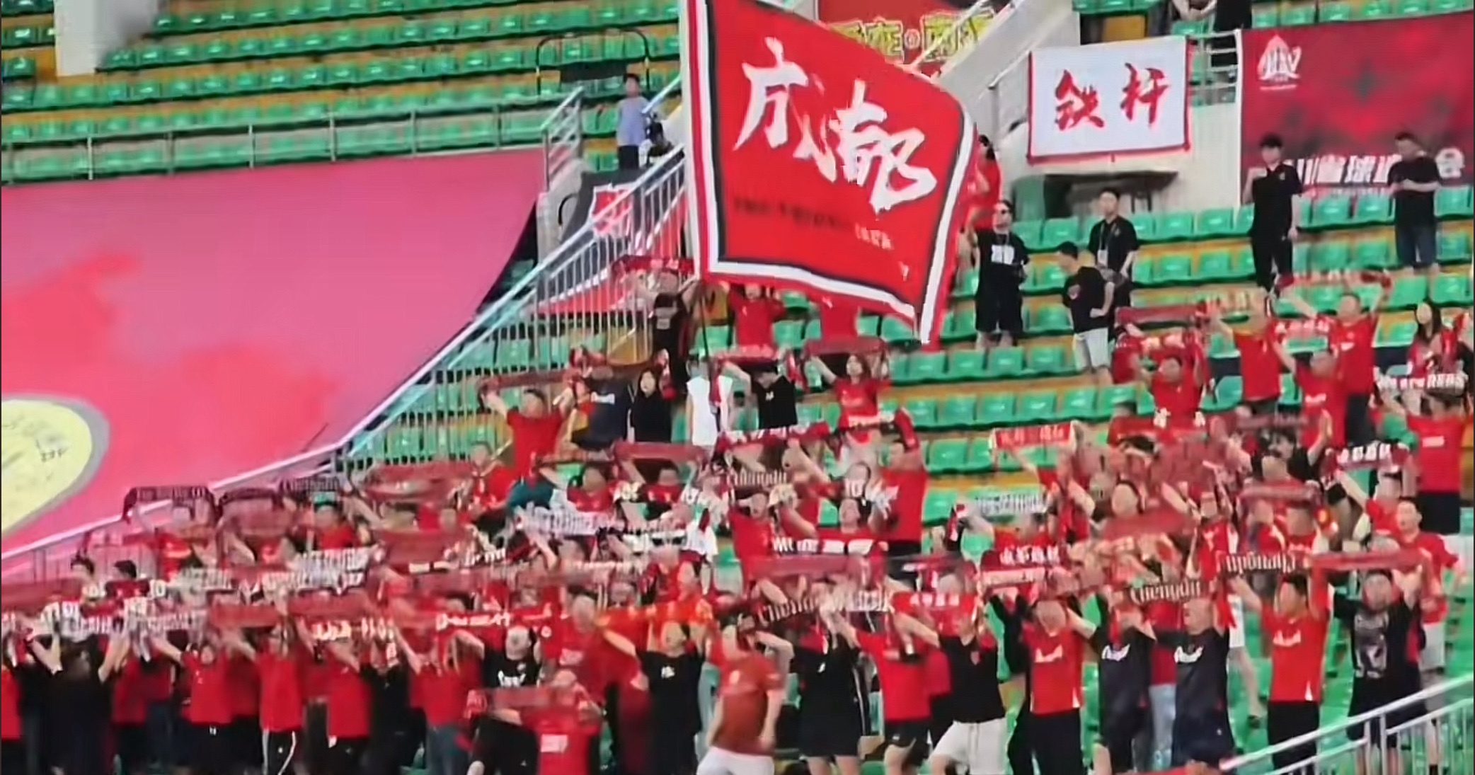 熊猫体育手机客户端-国内球队团结协作，事半功倍的简单介绍